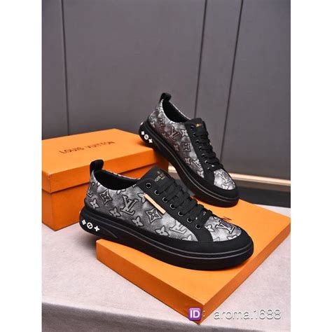 sepatu Louis Vuitton terbaru